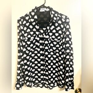 Express “The Portofino Shirt” Blouse Black White Hearts Roll-tab Sleeve - Medium